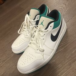 Air Jordan Low Green And White
