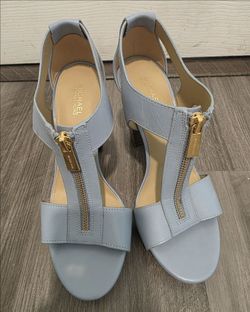 Women Zapatillas,Size 7 .$40 OBO