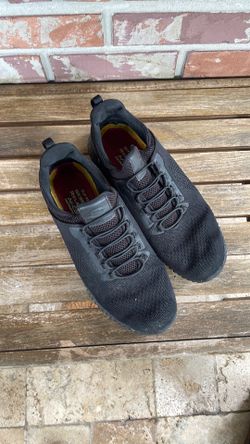 Men’s black sketcher sneakers