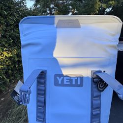 Yeti M12 Backpack Cooler