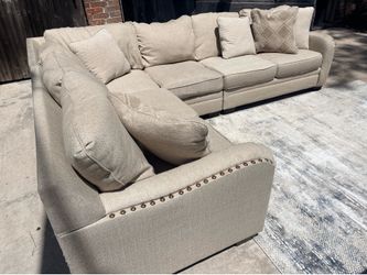 Sectional couch
