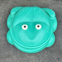 Step2 Frog Sandbox