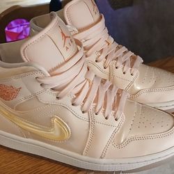 Nike Air Jordan 1 Mid SE