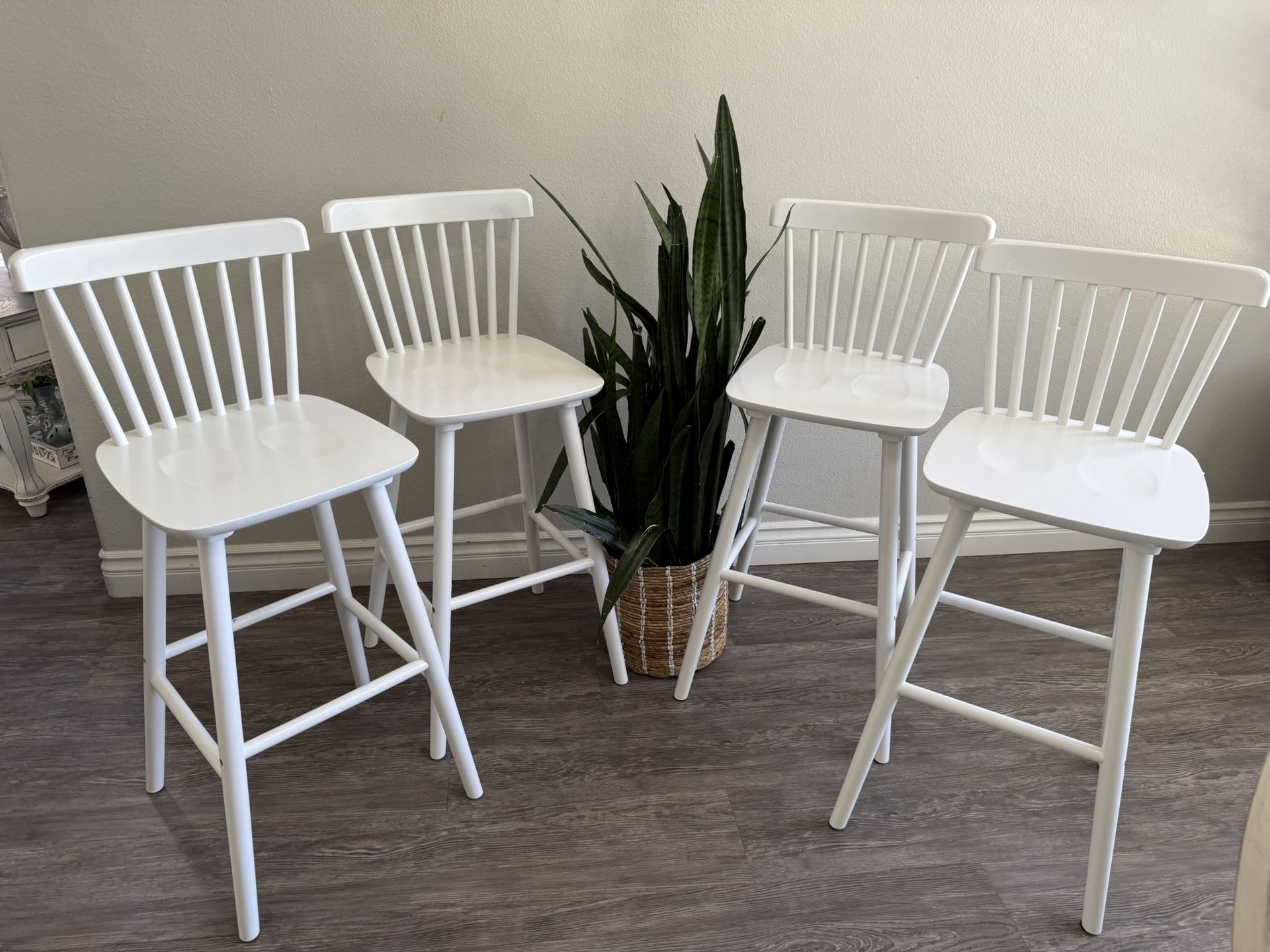 LUE BONA Upgraded Windsor Wooden White Bar Stools Set of 4, 30 Inch Bar Height Barstools with Spindle Back/Bigger Seat for Kitchen Island