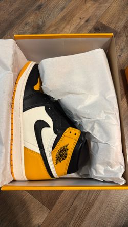Air Jordan 1 Retro High Yellow Toe Size 10.5