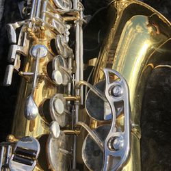 Saxophone Bundy11 The Selmer Company U.S.A.