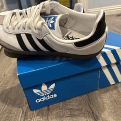 Brand new Adidas samba (8.5)