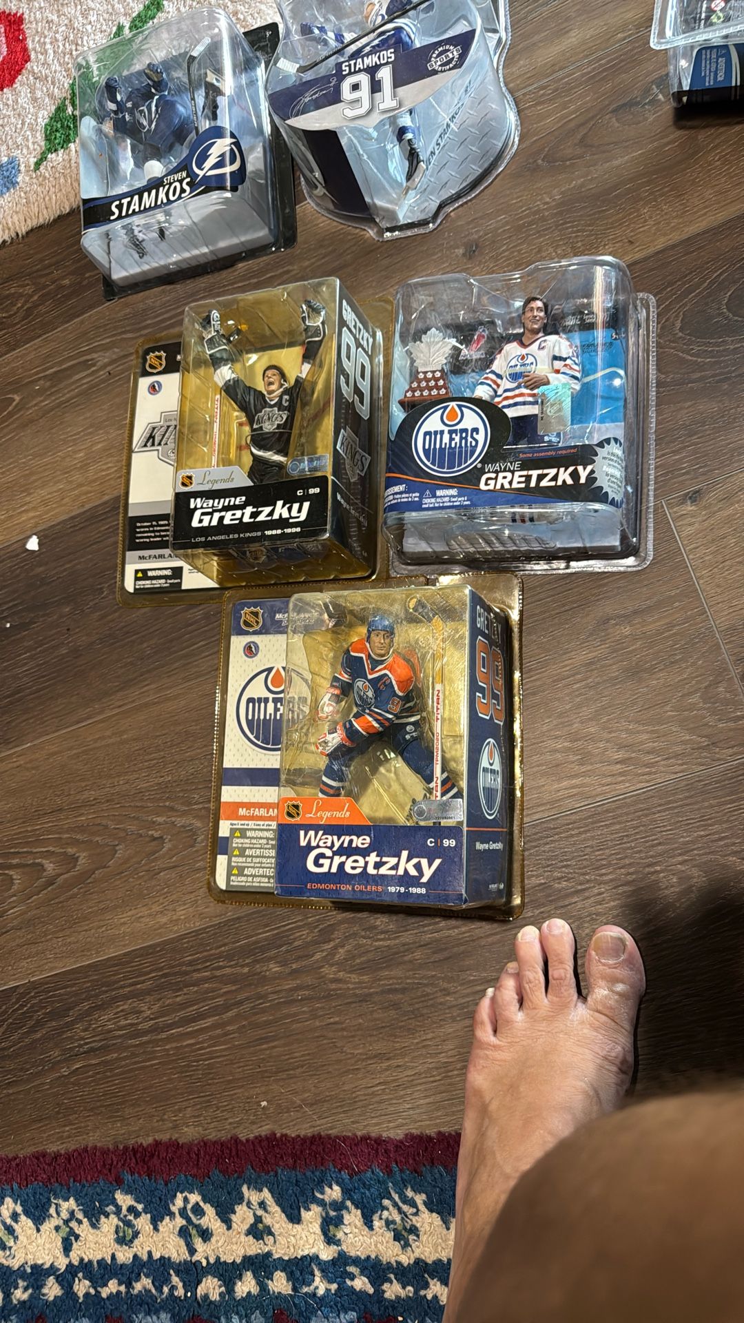 3 Wayne Gretzky McFarlane Hockey Figure MIB Mint