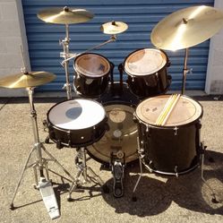 Bateria Drums Drum Set Sound Percussion Laboratories or SPL 5 Pc Drum Set Complete w BassPedal,Cymbals&Hi-Hats, Hardware and 2 Pr of Sticks $460 o.b.o