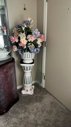 Ceramic pillar