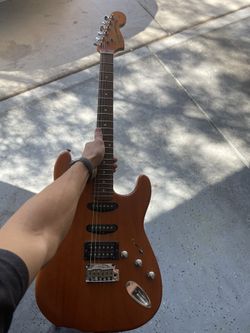 Squire Stratocaster Fender Standard Series