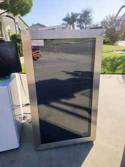 Under counter refrigerator