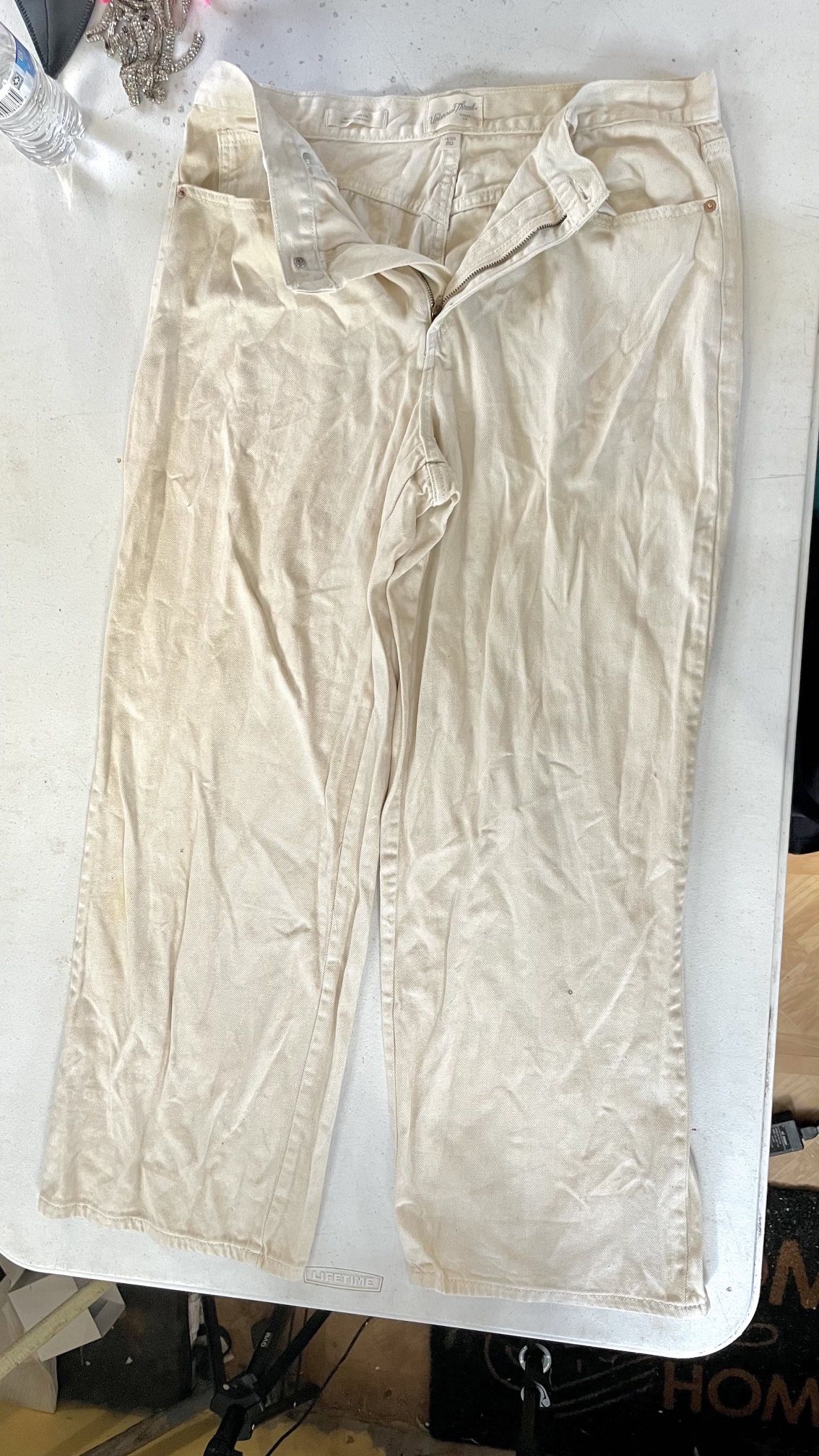 Universal Thread Jeans Size 14 | Wide Leg/Straight | Flaw: Stains (READ)