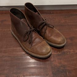 Used Clark’s Chukka Boots Sz 9