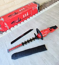 Milwaukee 18V FUEL 24in Hedge Trimmer