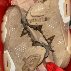 Jordan 6 Retro “Travis scoot” (British Khaki) size(8.5M). VNDS. Comes with Og all. Looking for trades. Or size swap for a size (11.5M). I’ll add cash 