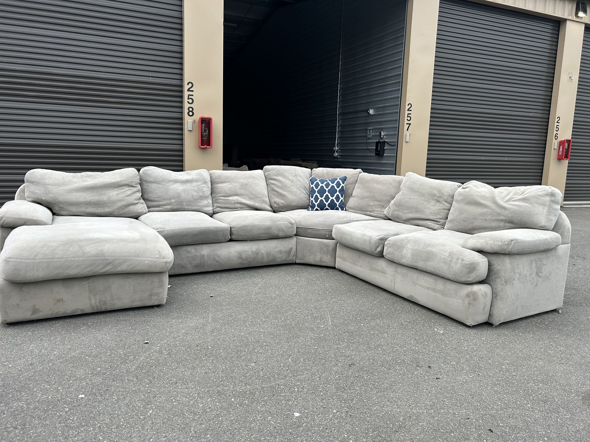 Sectional Couch 