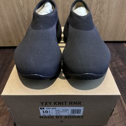 Yeezy Knit RNR Fade Onyx Size 10.5