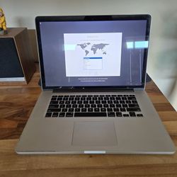 Apple MacBook Pro Retina 15-inch, Mid 2012 i7 256GB SSD