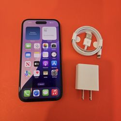 Apple iPhone 15 5G - UNLOCKED - Like New