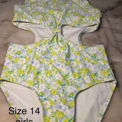 Girl Swimsuit 