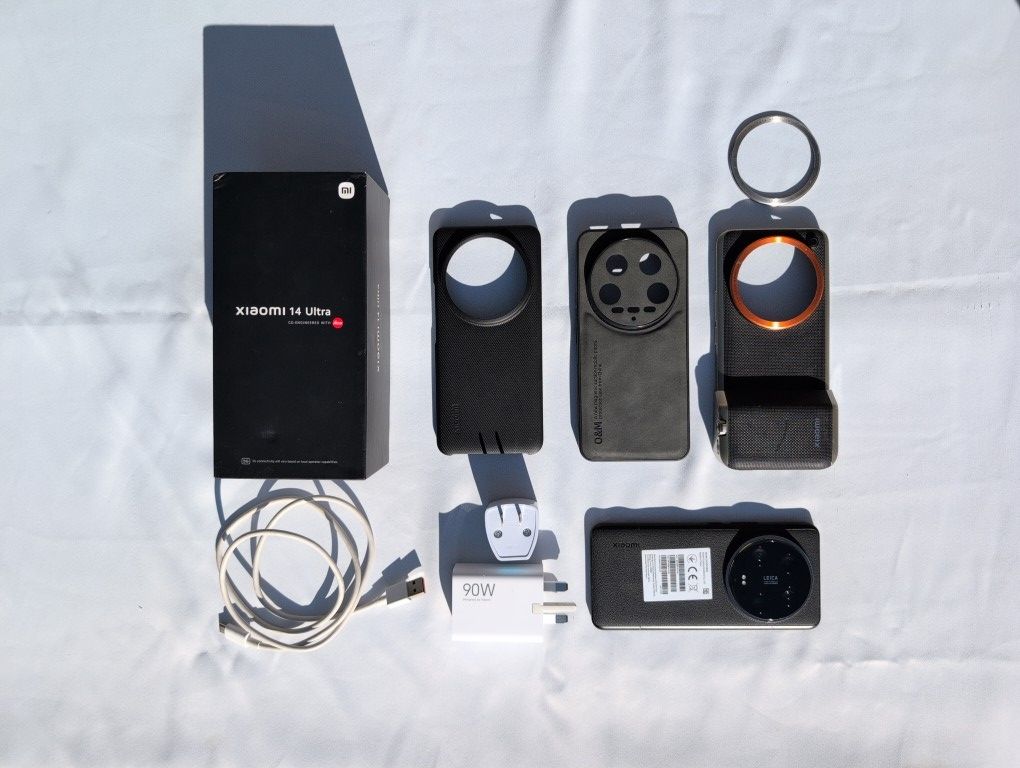 Xiaomi 14 Ultra (Leica) with Photography Kit