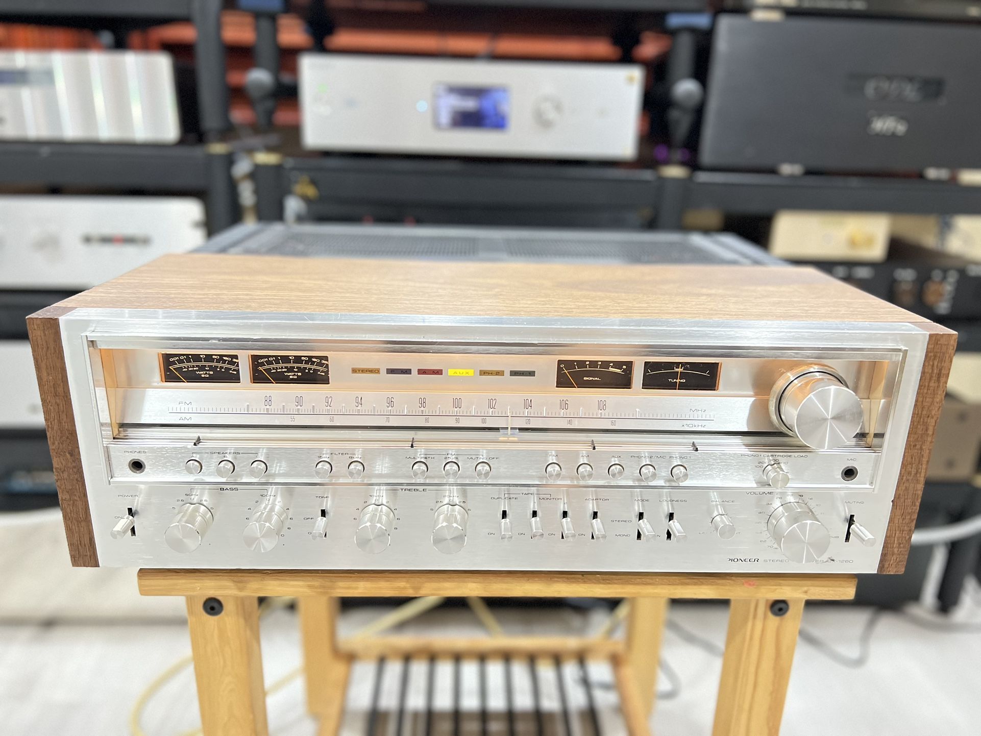 Pioneer SX-1280 Receiver Completely Restored, New Veneer, Walnut Sides, Recapped And Every Board Rebuilt.