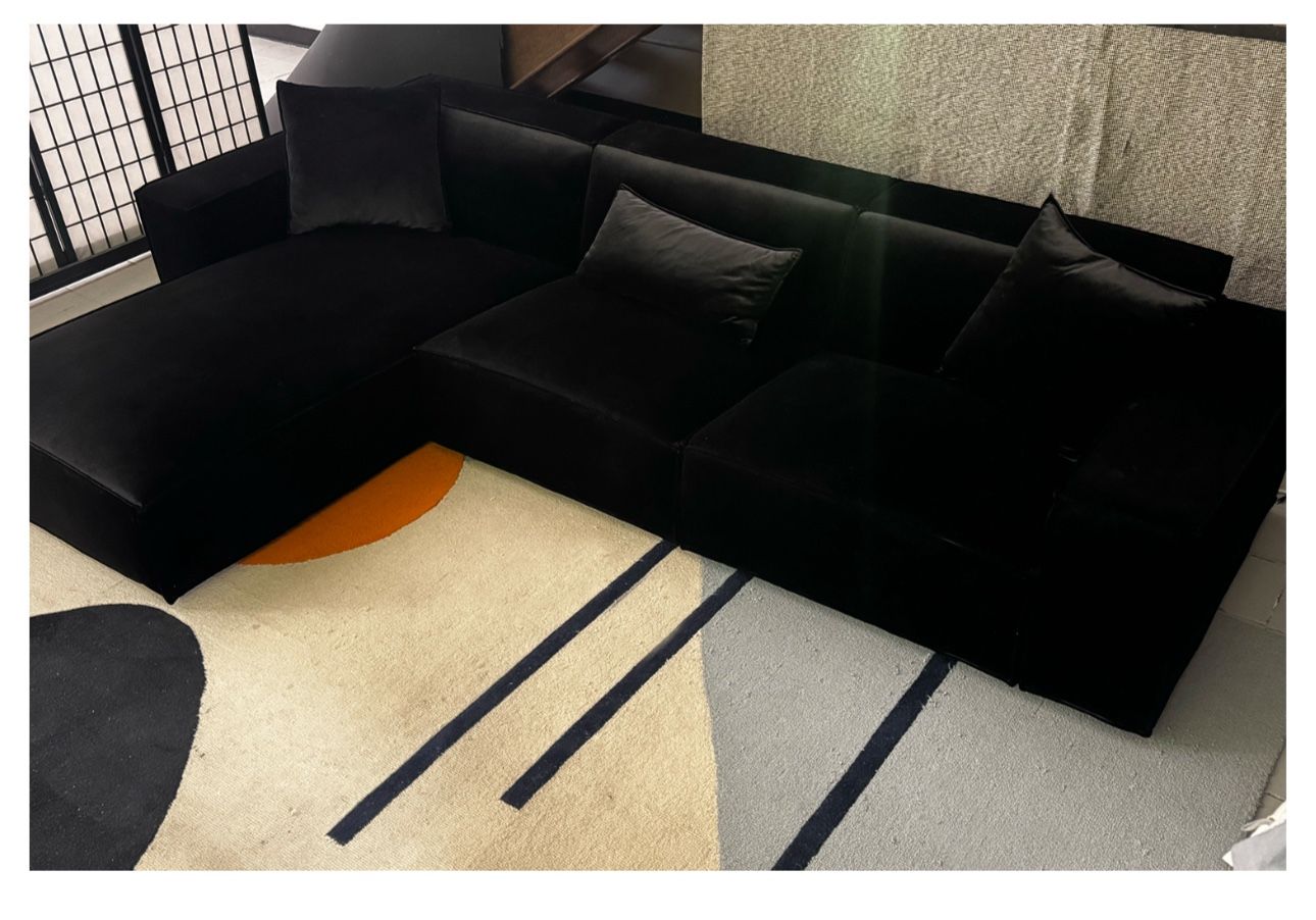 Sectional Sofá By Rover Concepts In Great Condition
