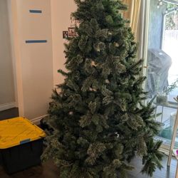 Free 7.5 ft Christmas Tree