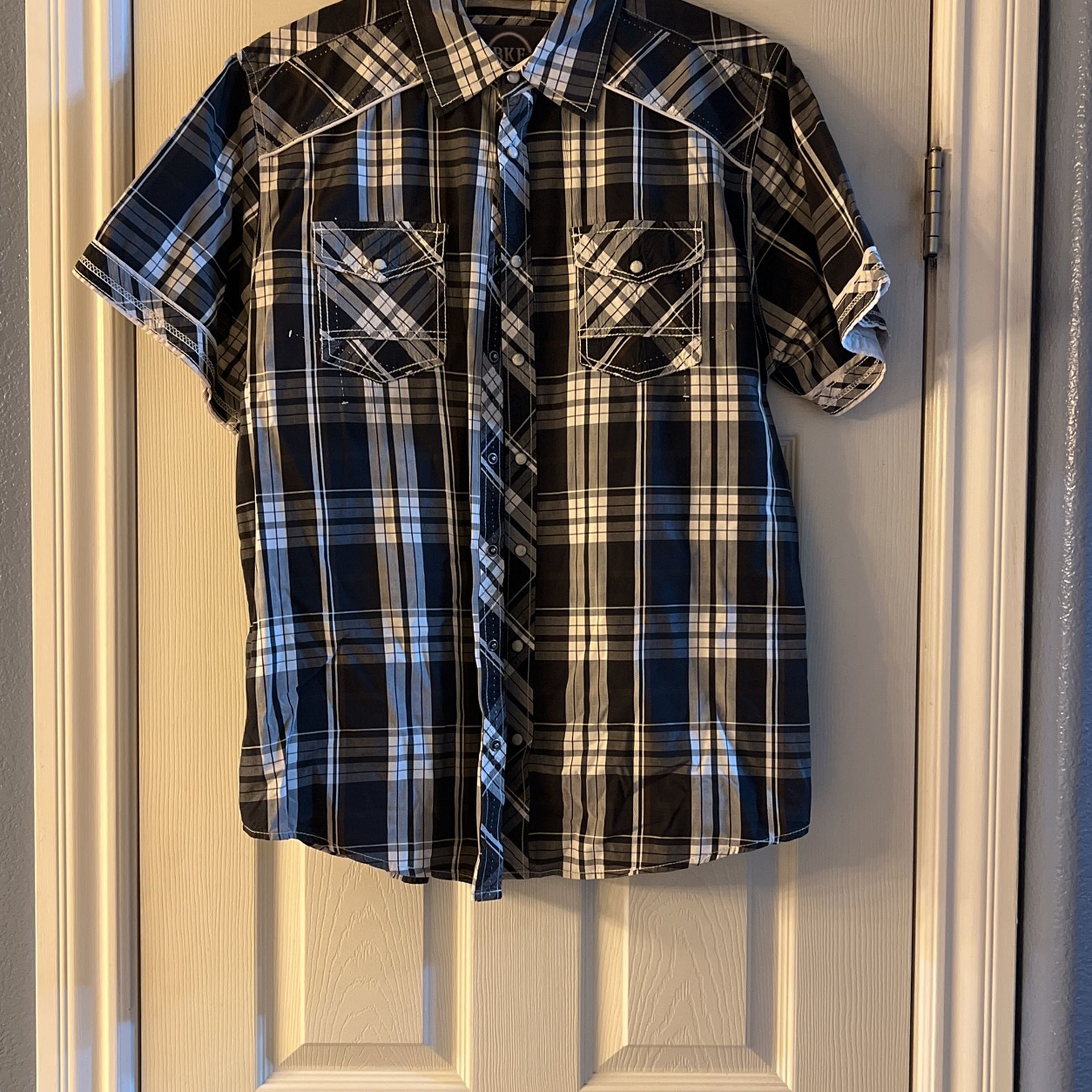 Men’s BKE Black Plaid Collared Shirt Pearl Snaps Size Large