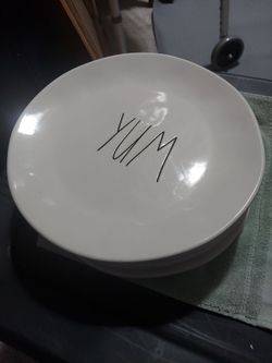 Set a six dinner plates