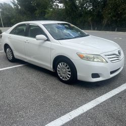 2 O 1 1 TOYOTA CAMRY.  $4,500  CASH  PRICE