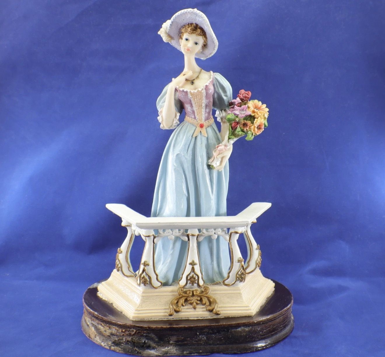 Collectible Vintage. Turtle King Giovanni Collection LADY FIGURINE Statue Blue Dress at Balcony 13”