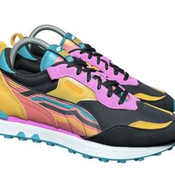 Pumas Size / ( 7 Men’s ) ( 9 Women’s ) Used Like New 