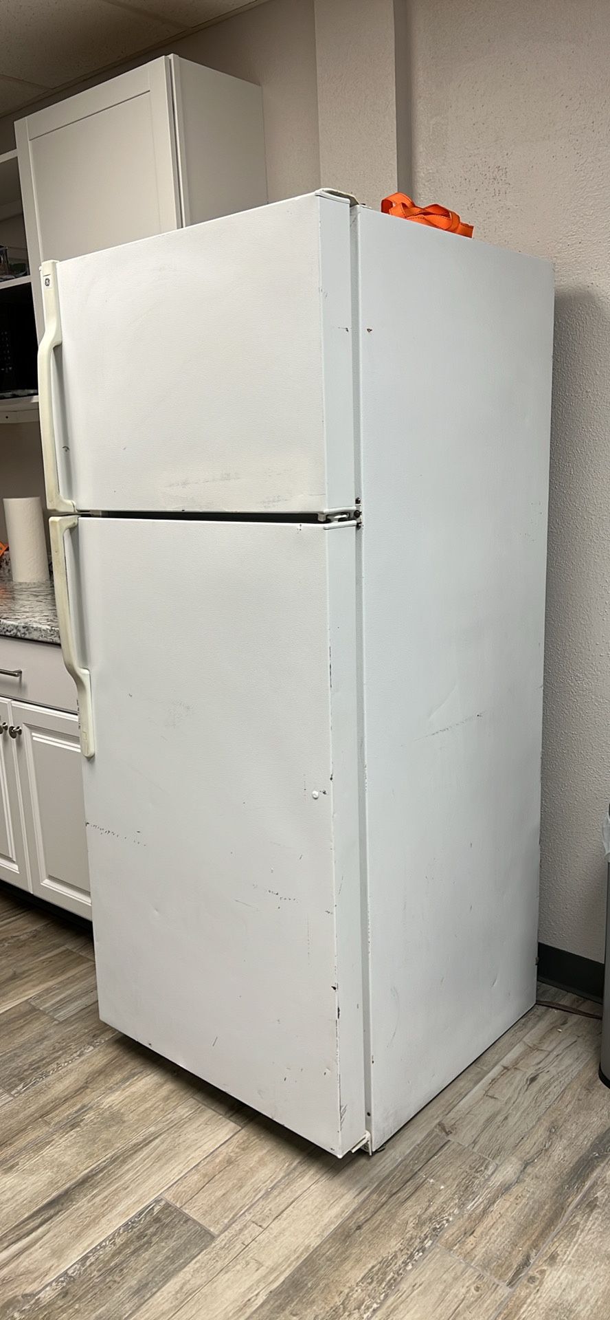GE Top Freezer Refrigerator