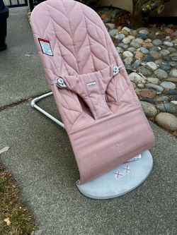 BabyBjörn bouncer bliss - pink lightly used