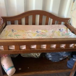 Diaper Changing Table With Pad