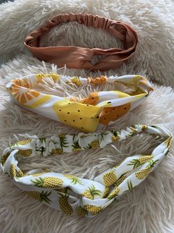 Head bands (twisted knot) & Scrunchies (13 items)