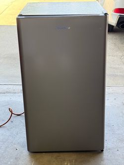 Hisense Mini Fridge
