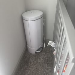 Brand New Munchkin UV Trash Can 