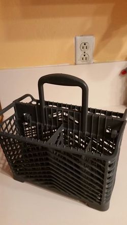 Dishwasher silverware basket