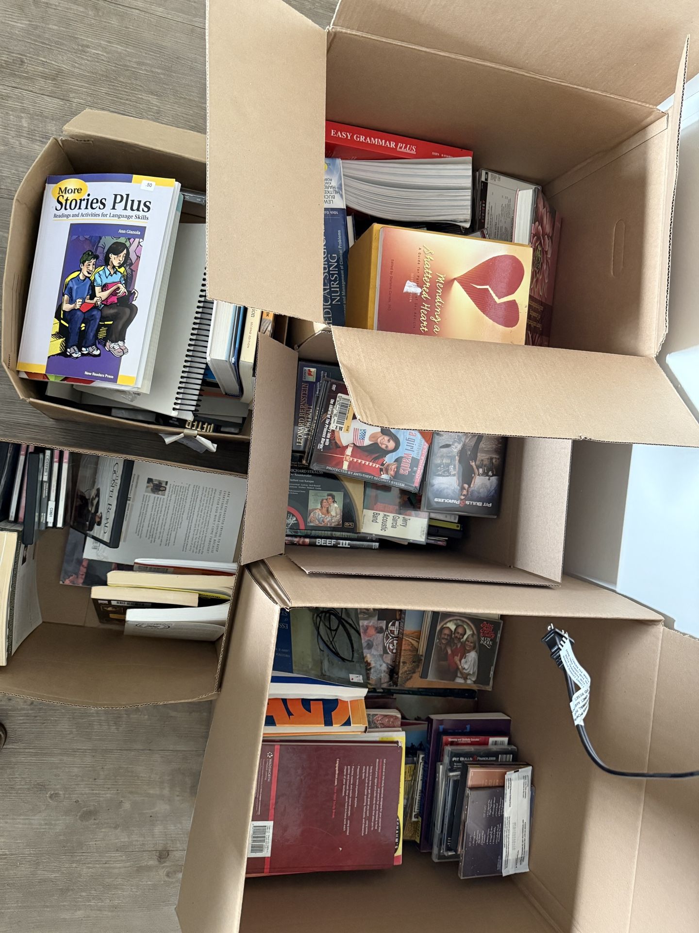 Big Lot Of Text Books And CDs Huge Pay Day For A Reseller