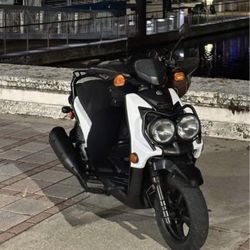 yahama 2014 negro blanco