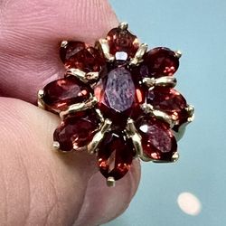 Pretty 10kt Ladies 4.60ct+ Oval Garnet Cocktail Ring “L@@K”