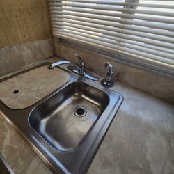 18ft 1969 Shasta Trailer 