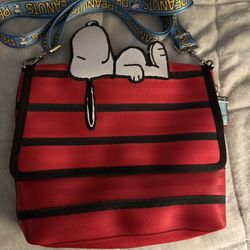Harvey’s Snoopy Doghouse Crossbody