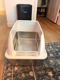 Stainless steel litterbox with high sides