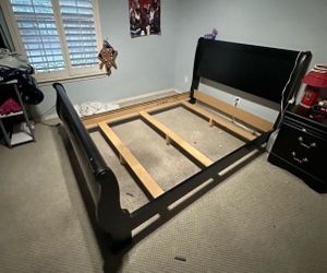 Twin size bedframe