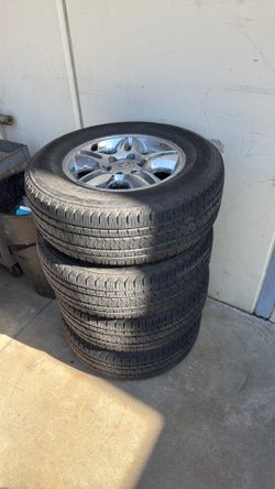 Toyota Lexus wheels and tires  265/65/17