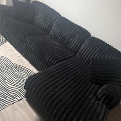 Black Comfy Couch 